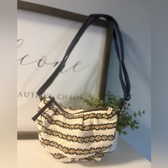 Free People Woven Knit Zamora Crossbody Bag - Picture 4 of 12